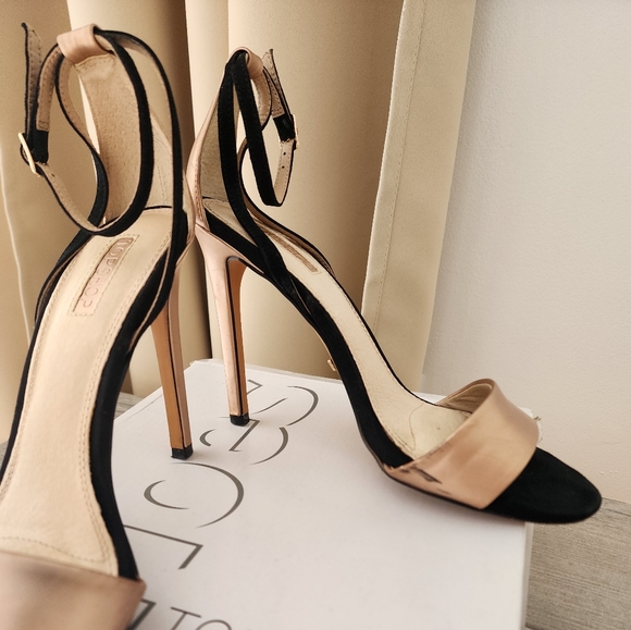 Topshop  Womens Raphael Black & Rose  Metallic Strappy Open Toe Sandals size 8.5 - Picture 11 of 11